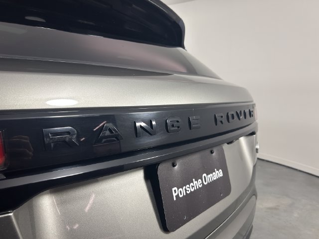 Used 2021 Silver Land Rover R-Dynamic HSE image 12