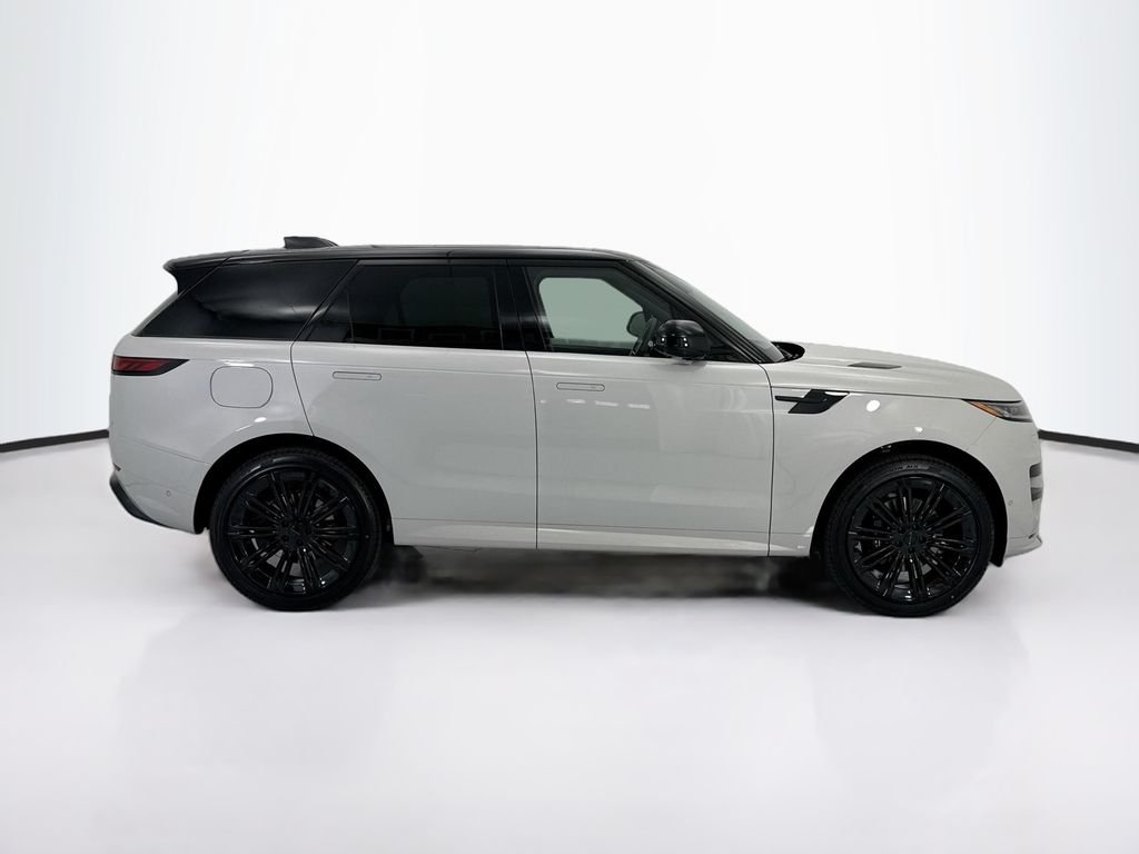 New 2026 Borasco Grey Land Rover Dynamic SE image 4