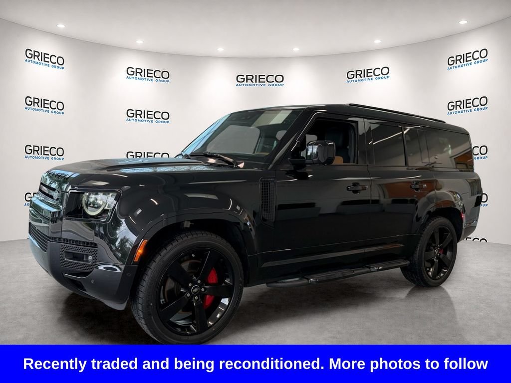 Used 2024 Black Land Rover X-Dynamic SE image 3