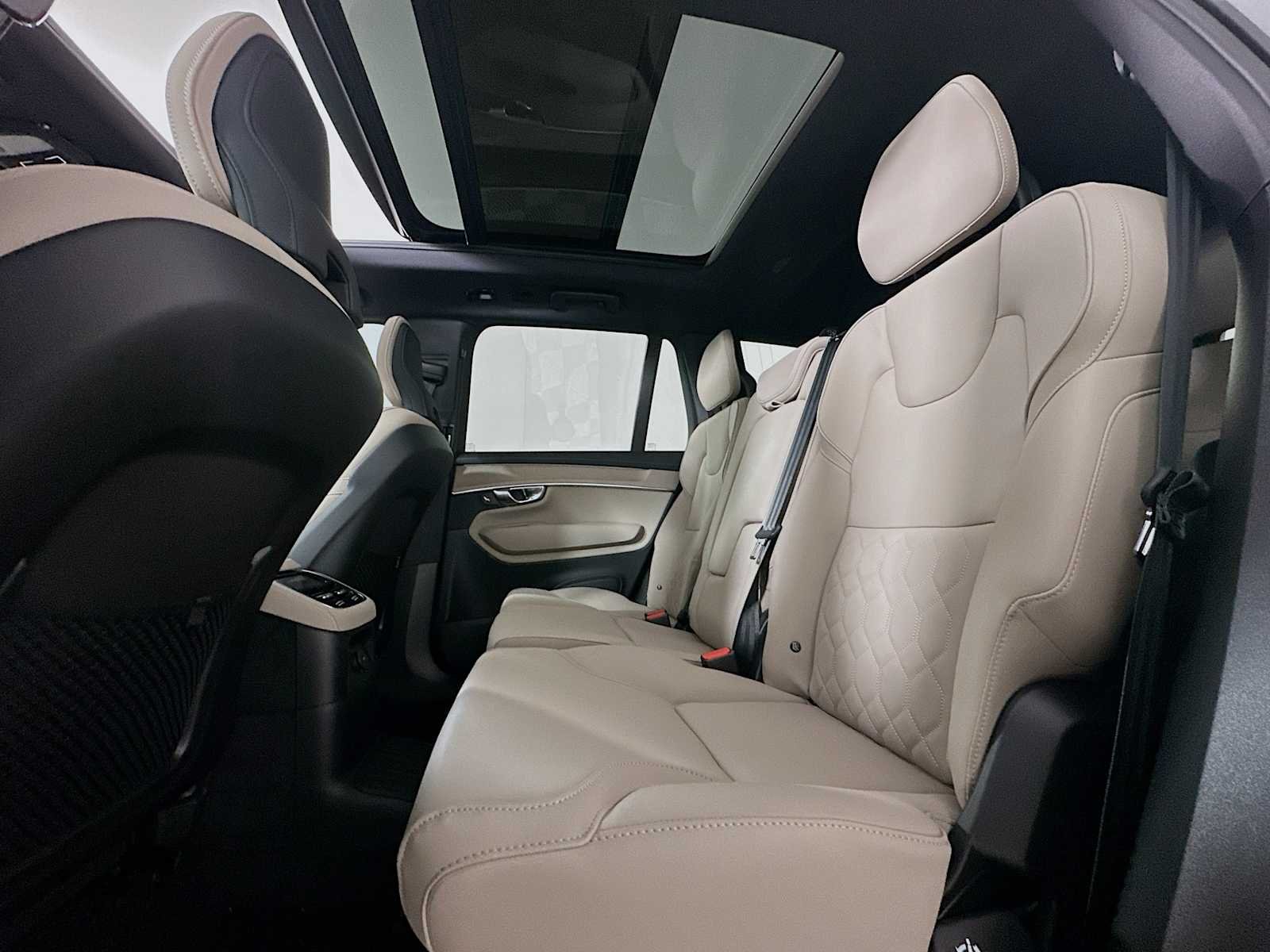 New 2026 Vapour Grey Volvo Plus image 22
