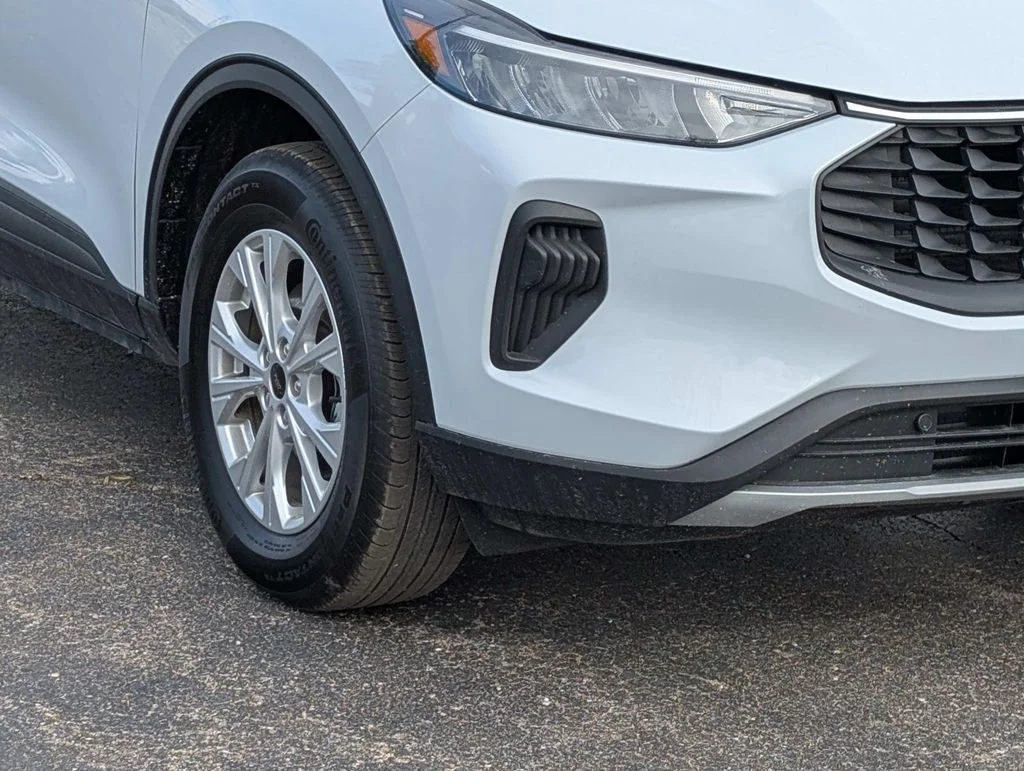 Used 2025 Silver Ford Active image 5