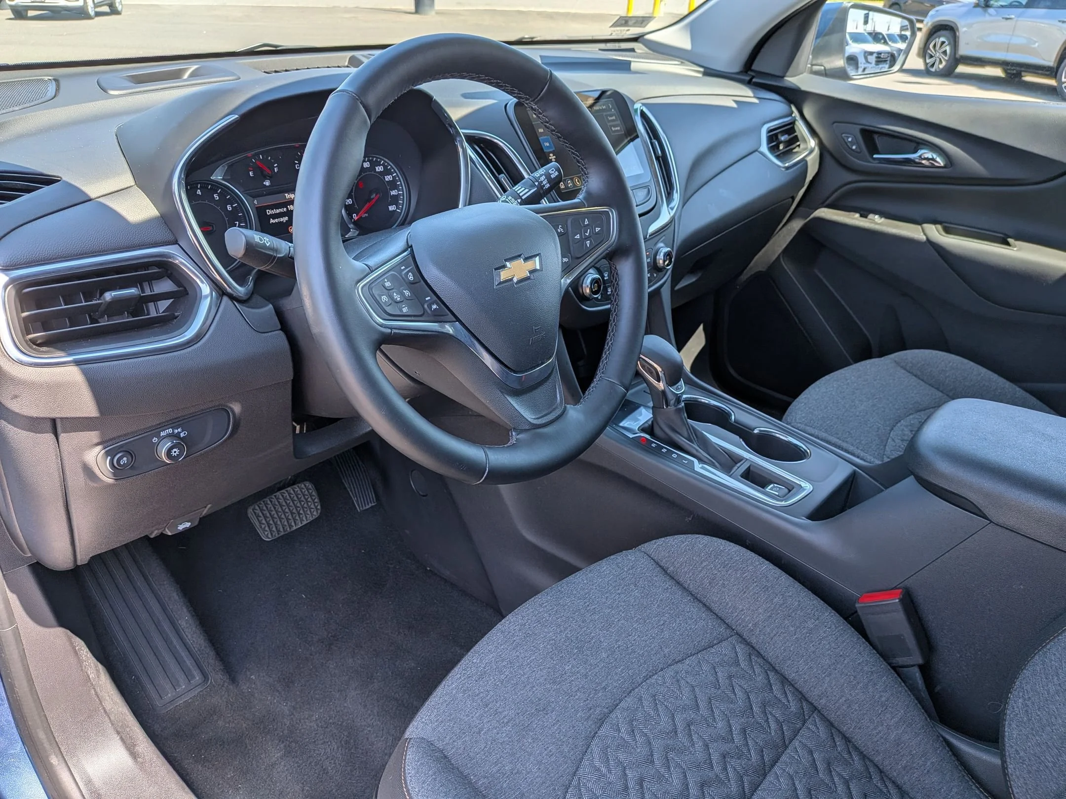 Used 2024 Lakeshore Blue Metallic Chevrolet LT image 9
