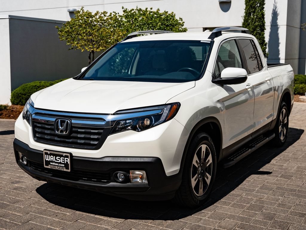 Used 2017 White Diamond Pearl Honda RTL image 1