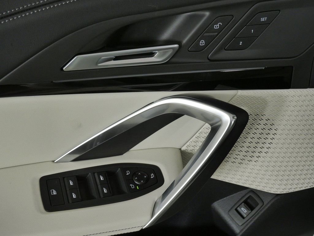 New 2026 Alpine White BMW xDrive28i image 34