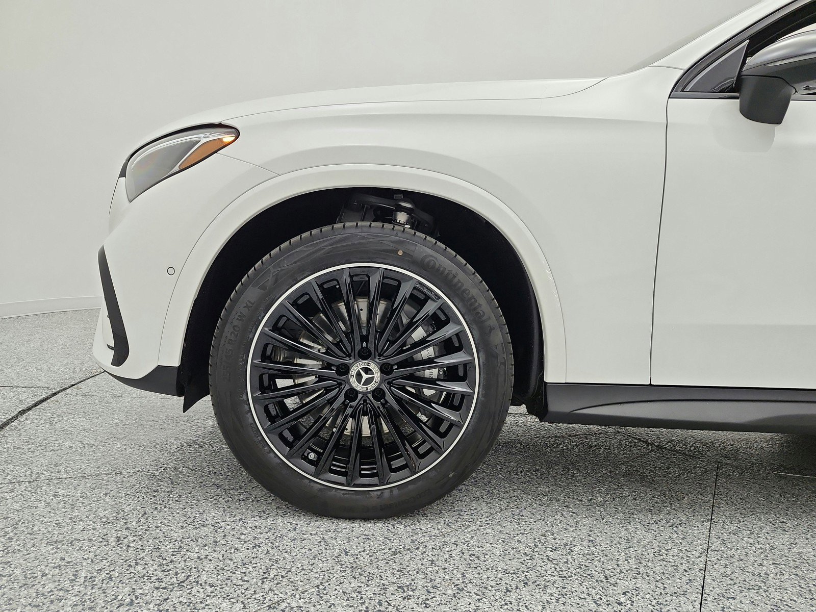 New 2026 Polar White Mercedes-Benz GLC 300 SUV image 42
