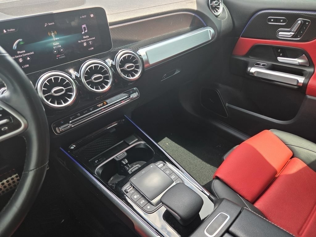 Used 2021 Night Black Mercedes-Benz GLB 250 image 35