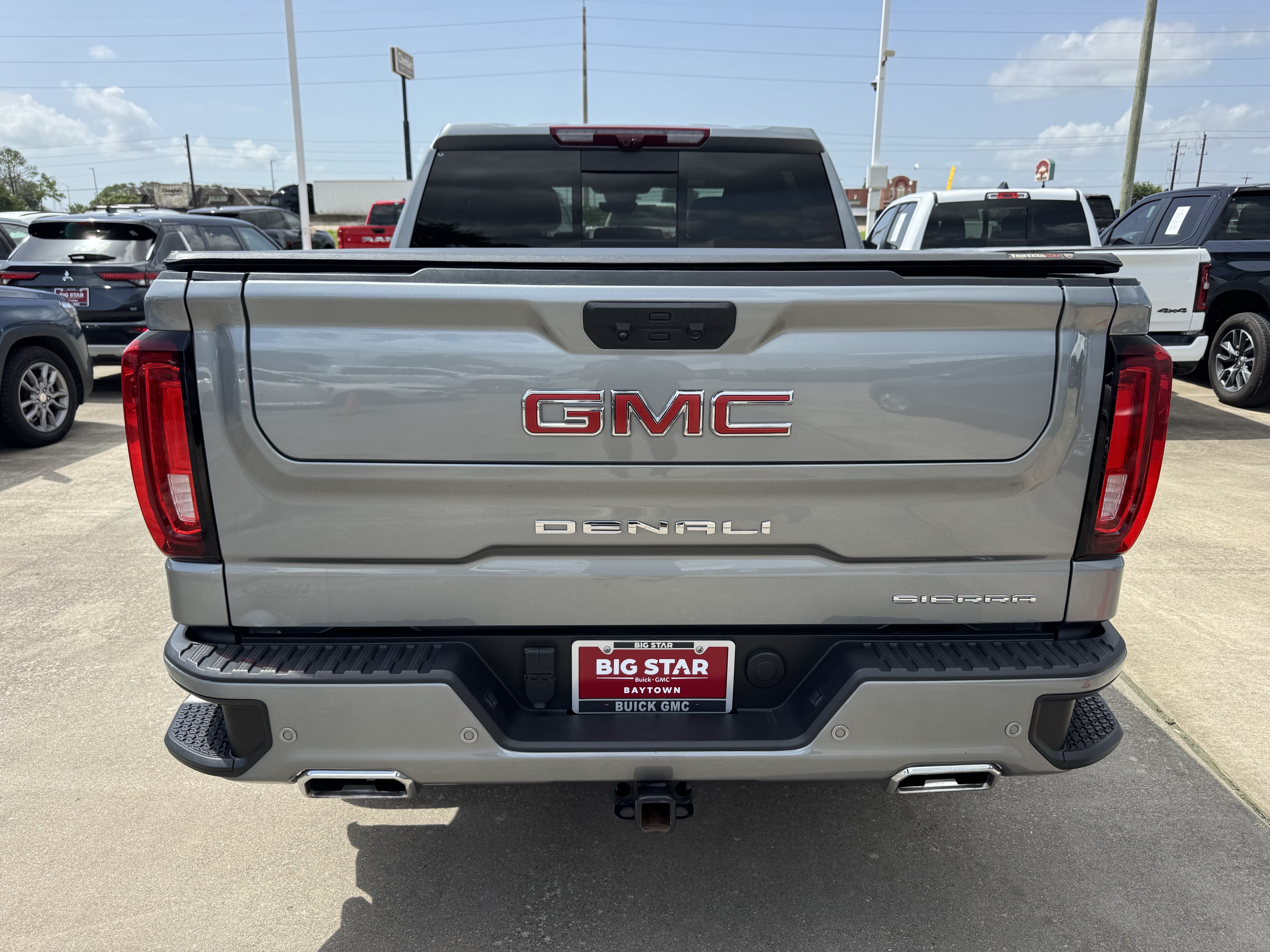 Used 2025 Sterling Metallic GMC Denali image 6