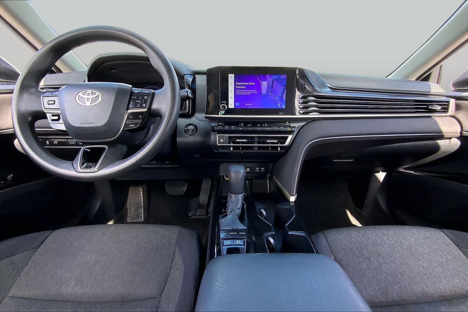 Used 2025 Ice Cap Toyota LE image 15
