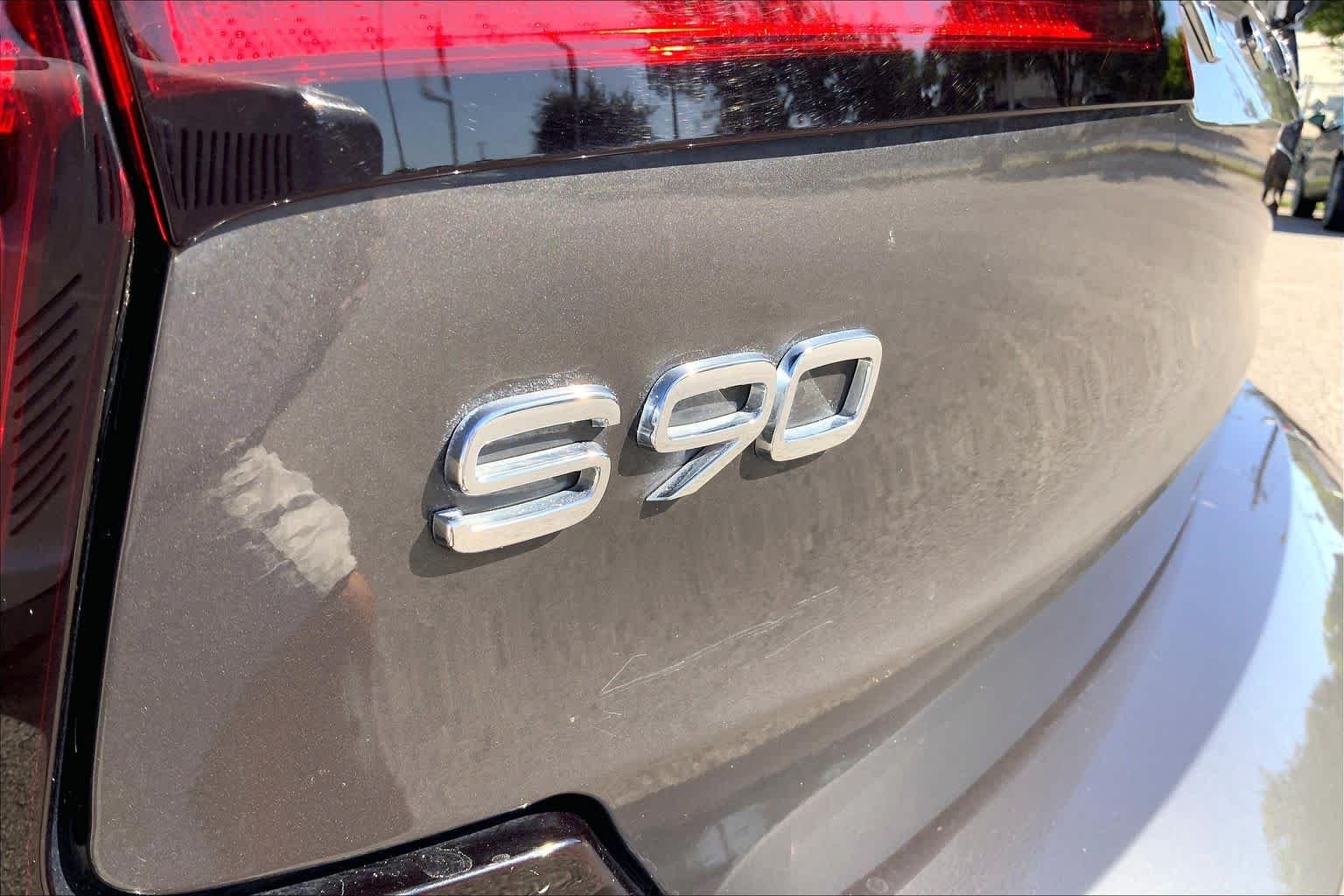 Used 2023 Platinum Grey Metallic Volvo Ultimate image 31