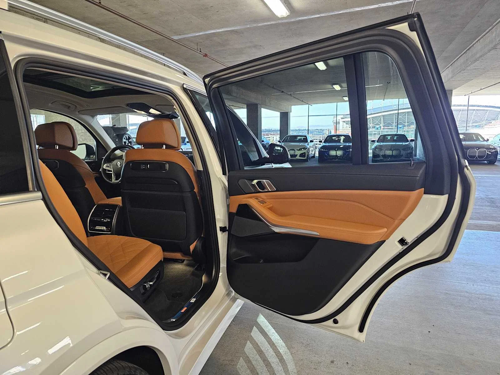 New 2027 Mineral White Metallic BMW xDrive40i image 29