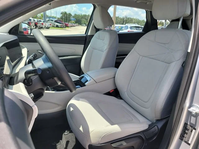 Used 2025 Silver Hyundai SE image 19