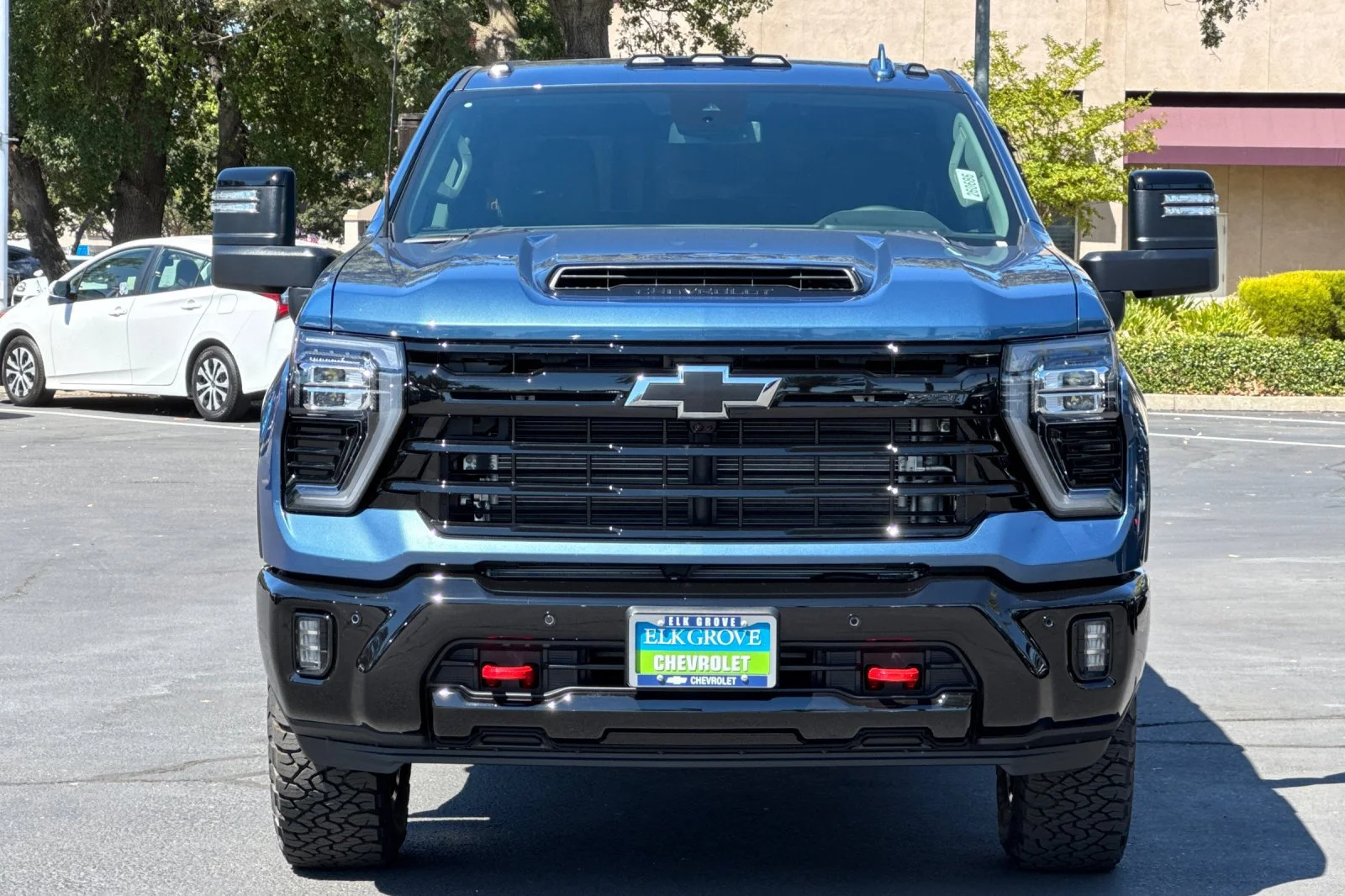 2026 Chevrolet Silverado 2500 HD LTZ view 8