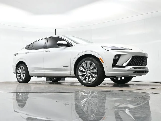 Used 2024 White Frost Tricoat Buick Avenir image 25