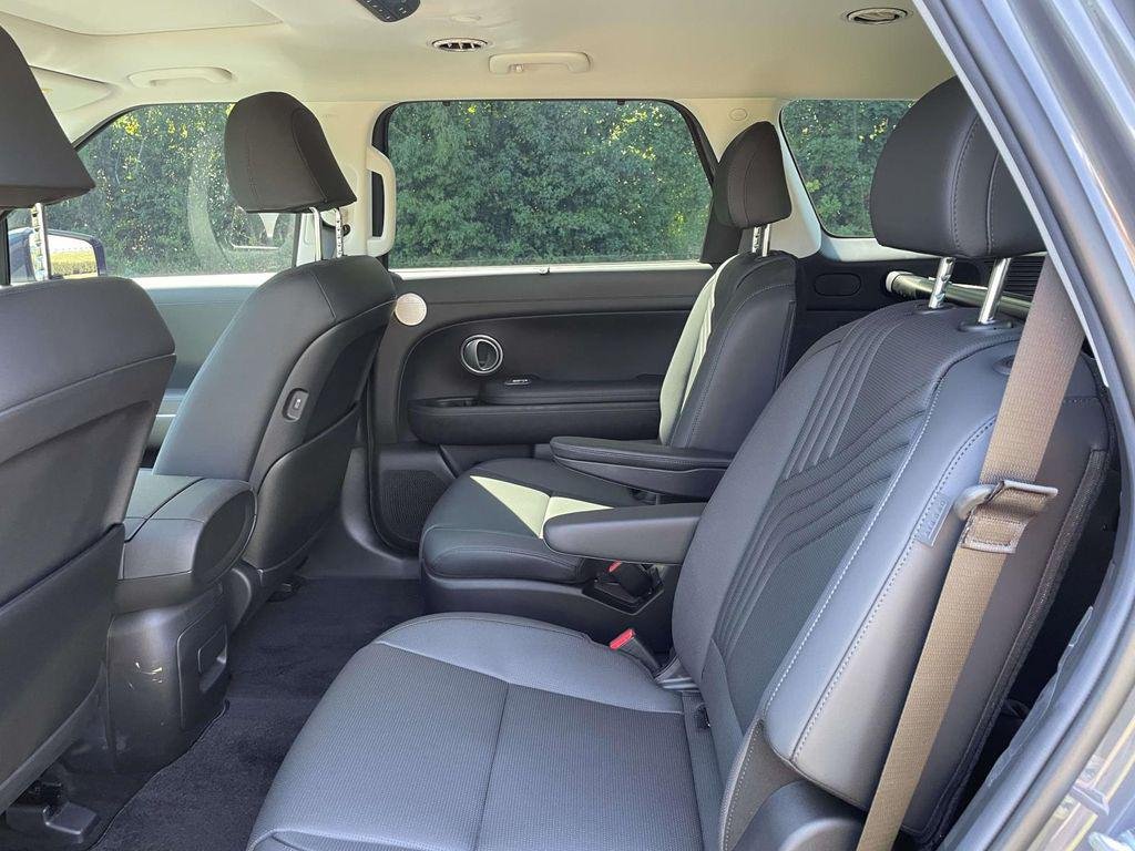 New 2026 Gray Hyundai Blue SEL Premium 7P image 12