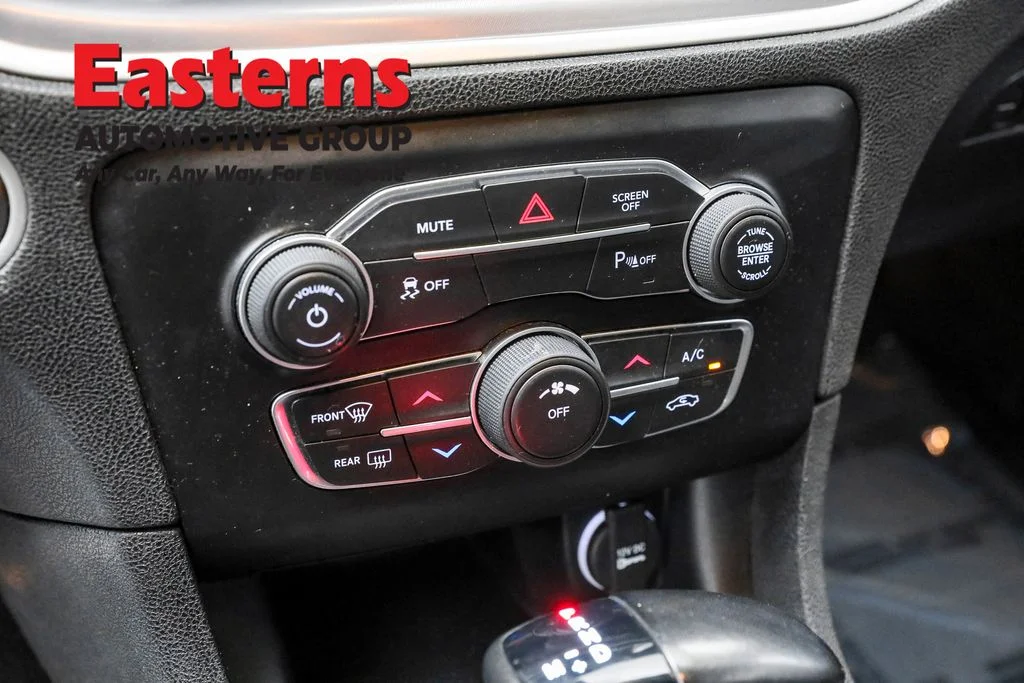 Used 2022 Silver Dodge SXT image 20