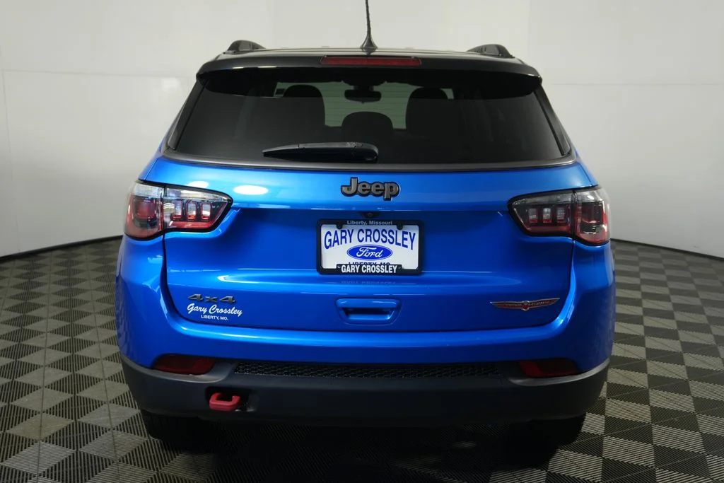 Used 2020 Blue Jeep Trailhawk image 4