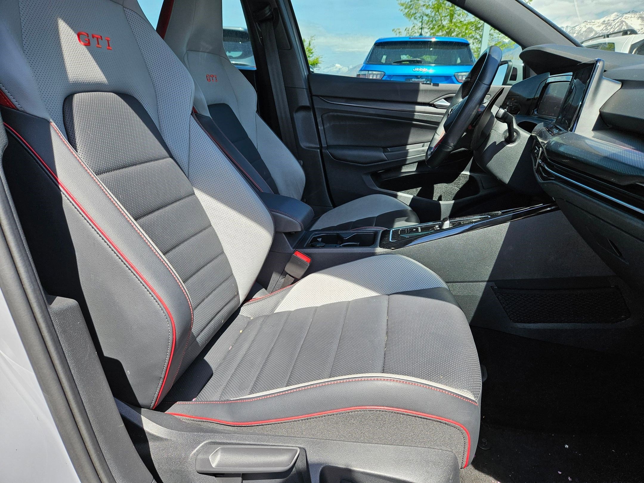 Used 2023 Moonstone Gray Volkswagen SE image 30