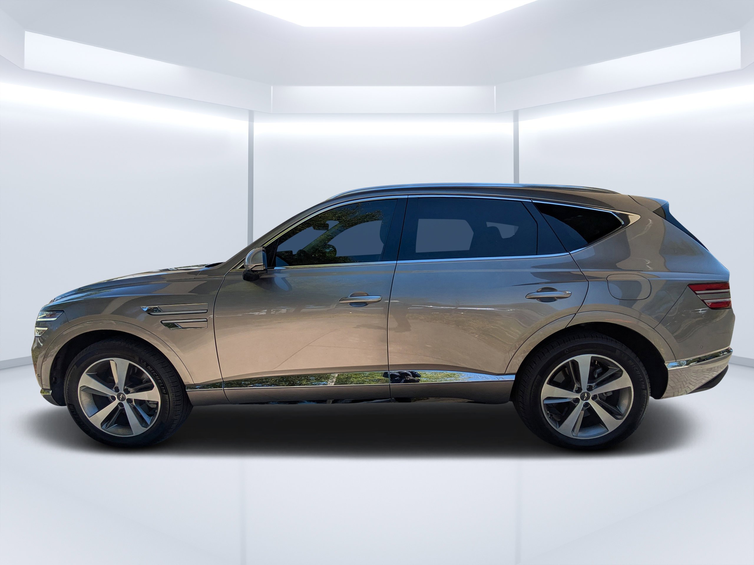 Used 2021 Gold Coast Silver Genesis 2.5T image 6