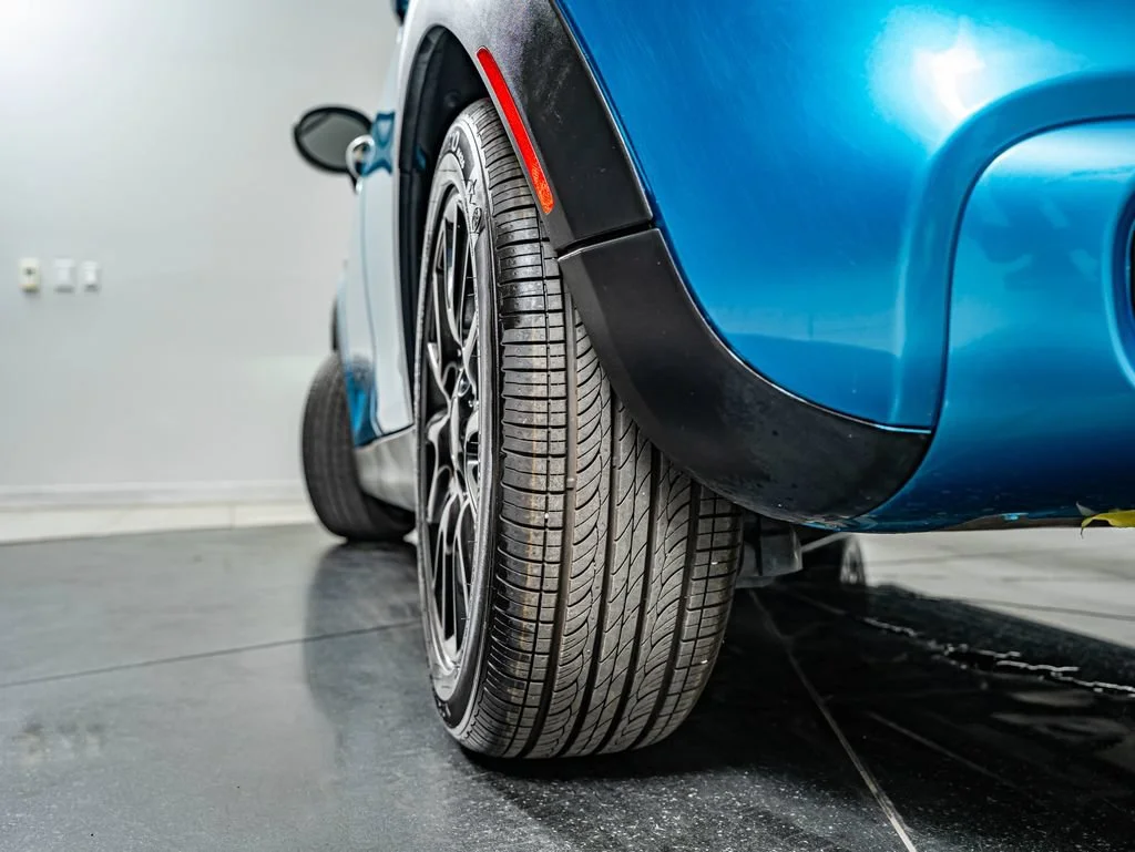 Used 2016 Electric Blue Metallic MINI  image 42