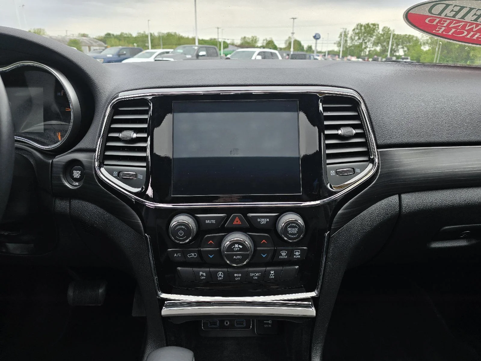 Certified Used 2019 Diamond Black Crystal Pearlcoat Jeep Altitude image 25