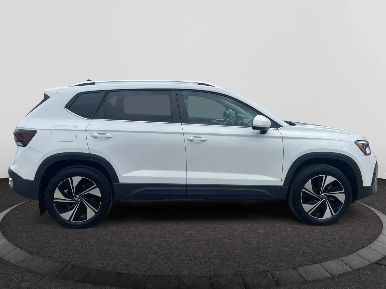 Used 2025 White Volkswagen Comfortline image 6