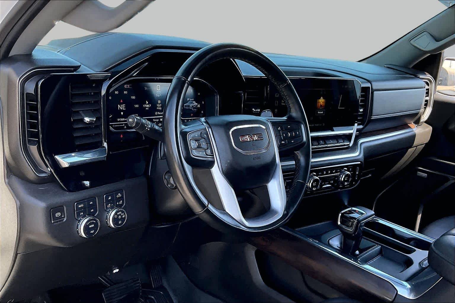Used 2024 White Frost Tricoat GMC SLT image 17