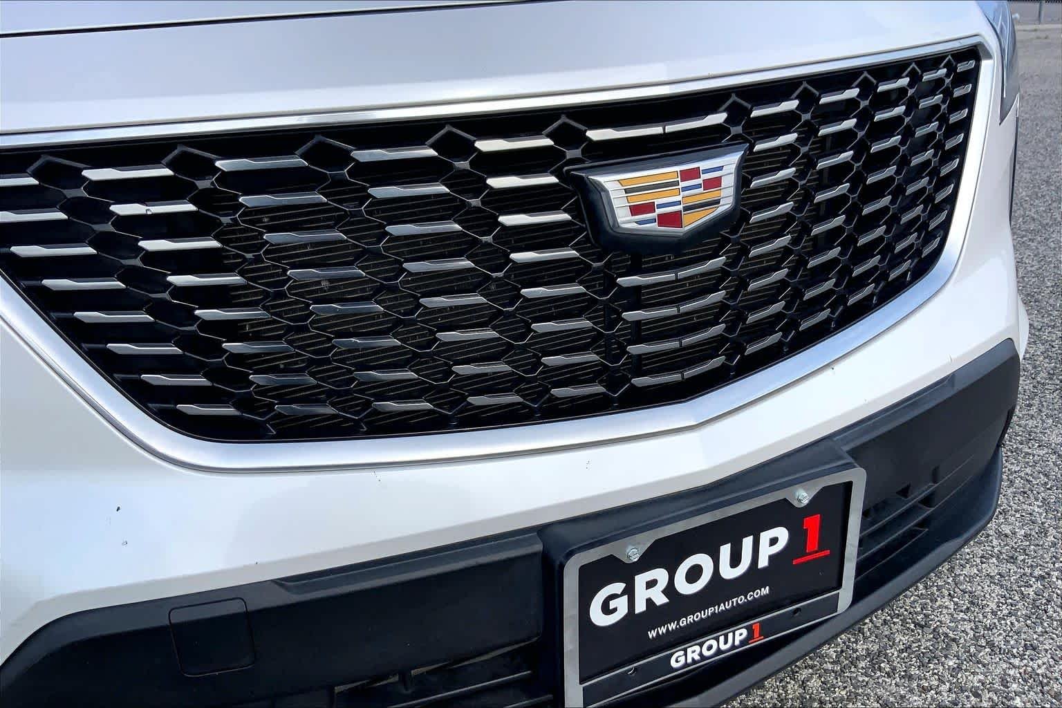 Used 2019 Crystal White Tricoat Cadillac FWD Luxury image 45