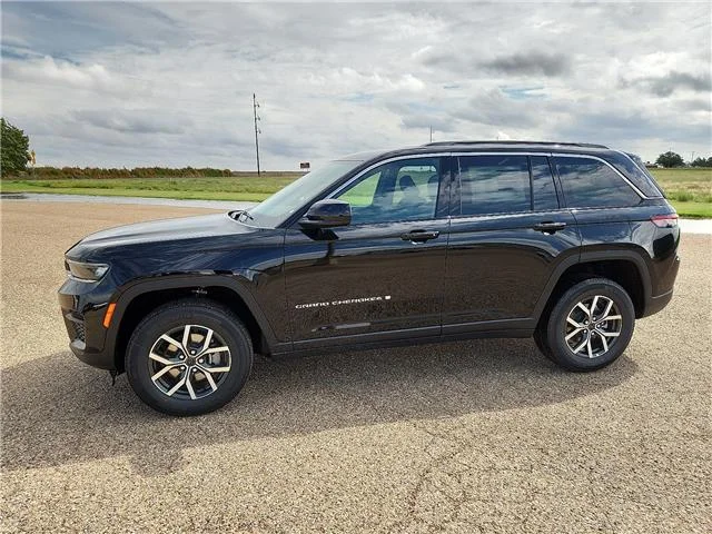 New 2027 PX8 High Gloss Jeep LAREDO 4X2 image 2
