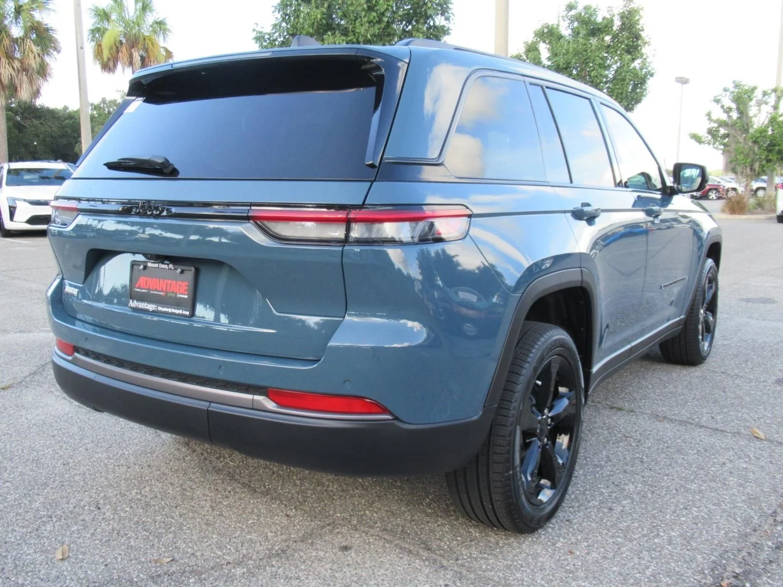 New 2026 Steel Blue Exterior Paint Jeep Limited image 7