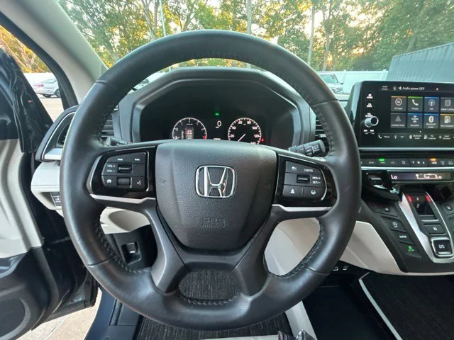 Used 2025 Silver Honda EX-L image 60
