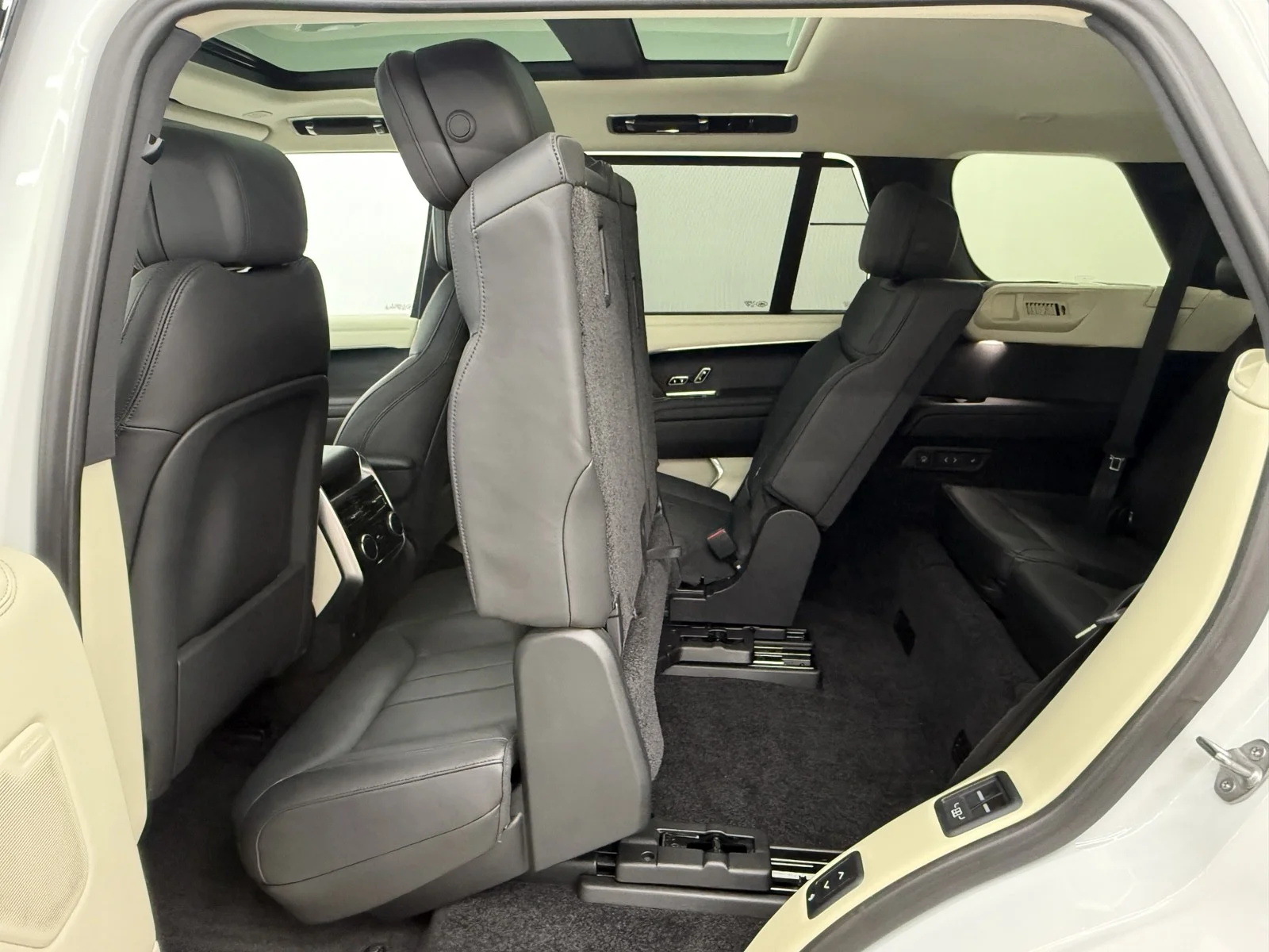 2022 Land Rover New Range Rover SE - Photo 37