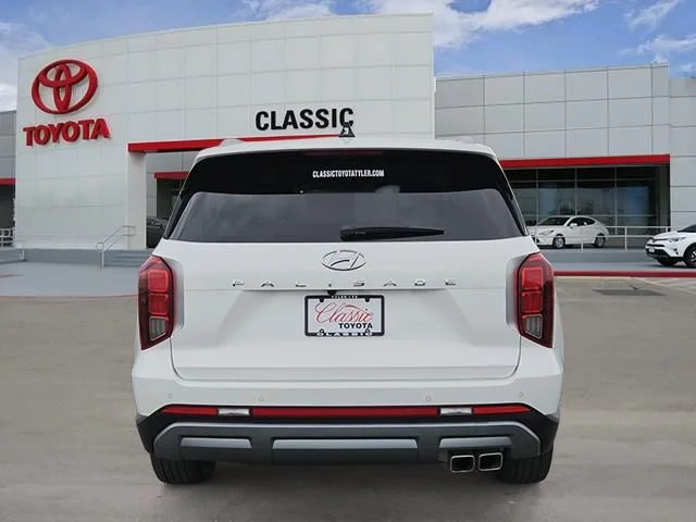 Used 2025 Hyper White Hyundai SEL image 5