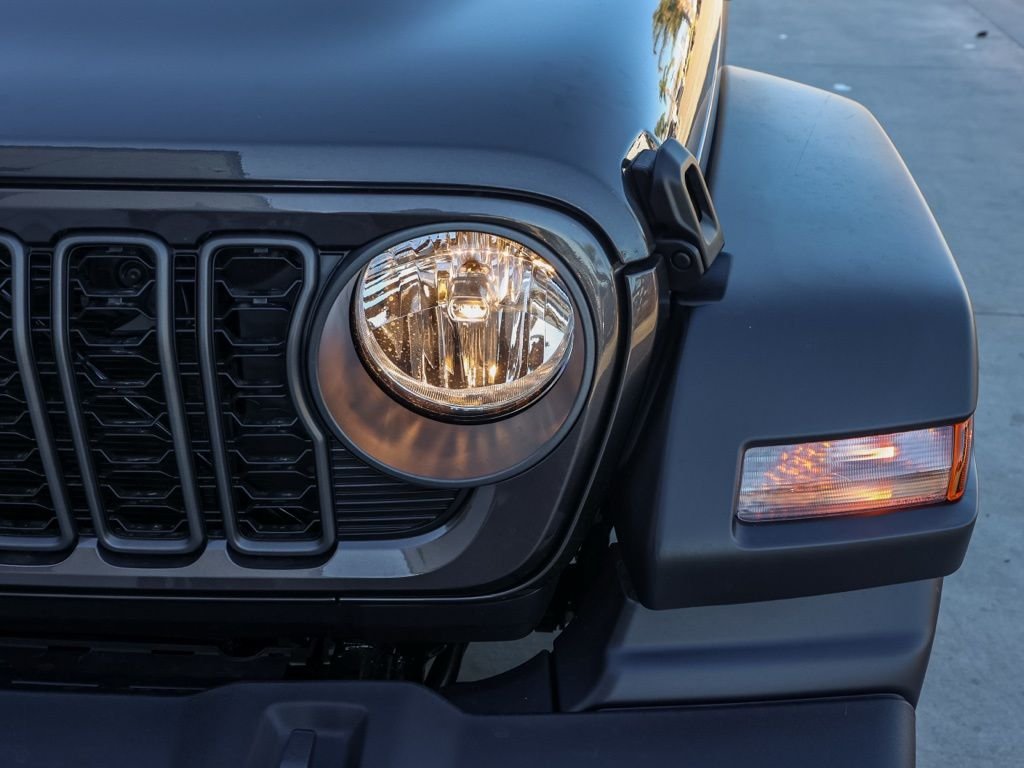 New 2026 Granite Crystal Metallic Clear-Coat Exterior Paint Jeep Sport image 9