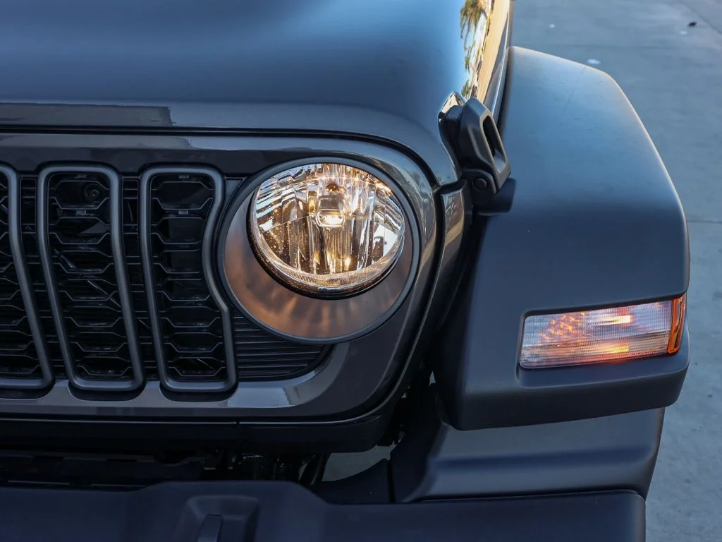 New 2026 Granite Crystal Metallic Clear-Coat Exterior Paint Jeep Sport image 9