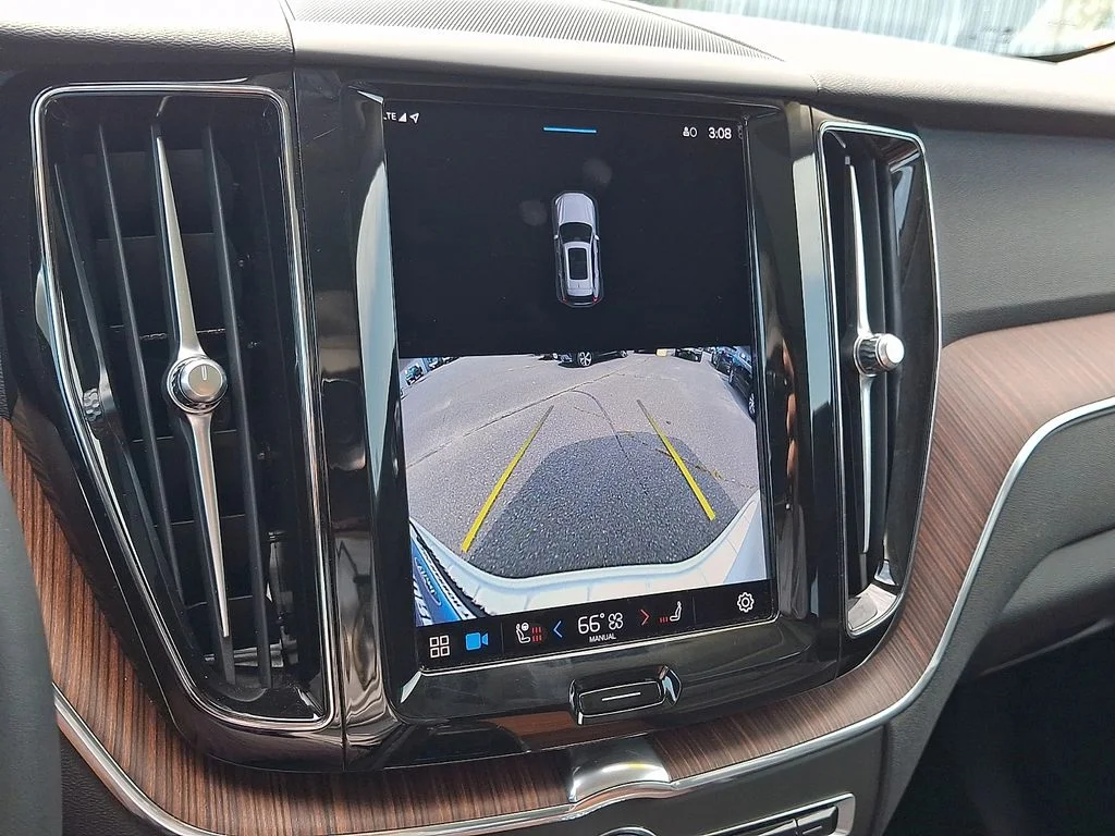2023 Volvo XC60 Plus - Photo 19