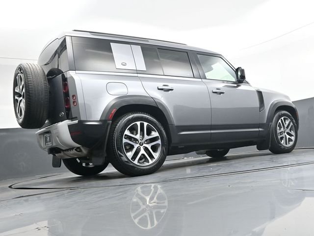 Used 2020  Land Rover SE image 39