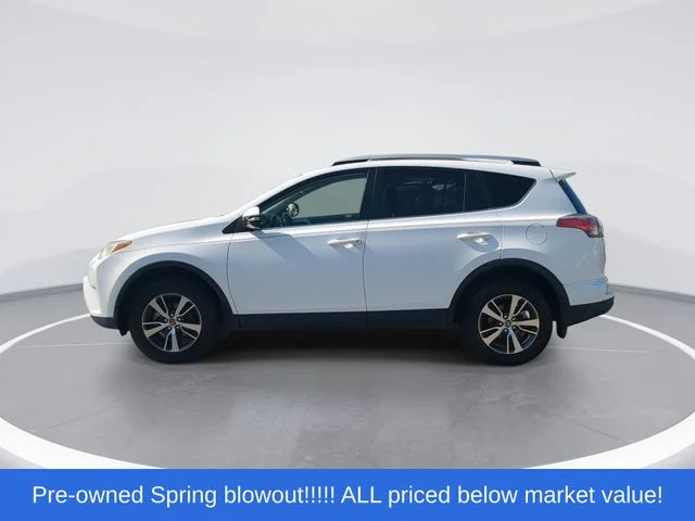 Used 2016 White Toyota XLE image 5