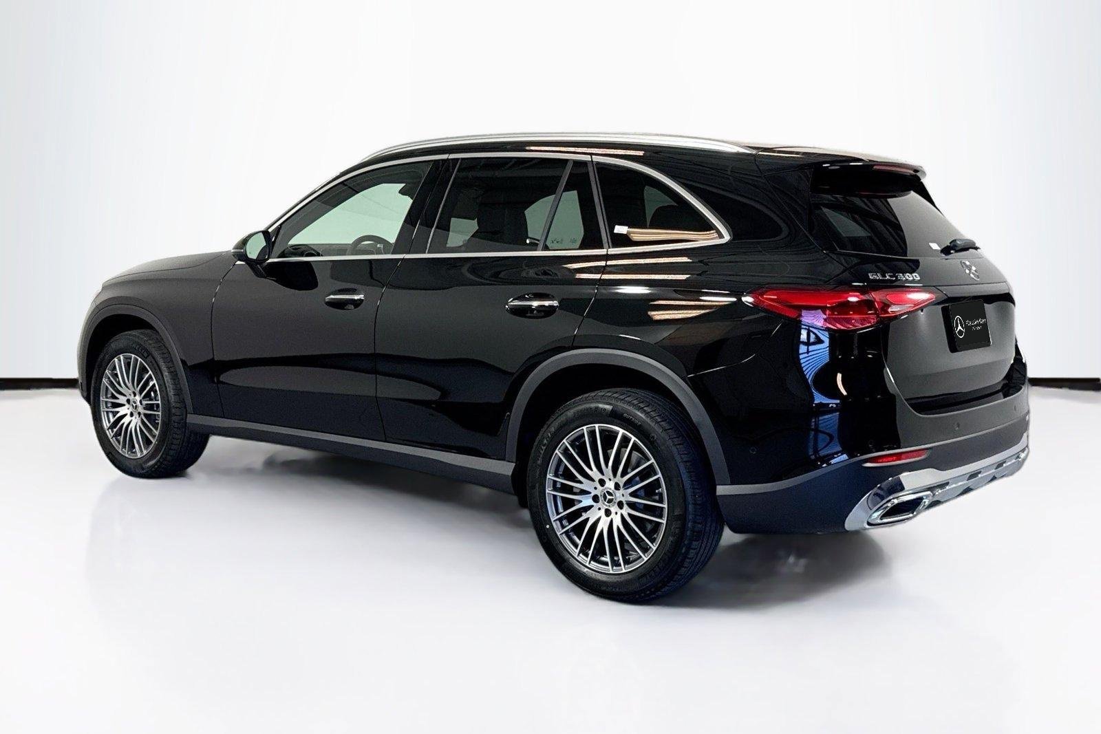 New 2026 Black Mercedes-Benz GLC 300 image 7
