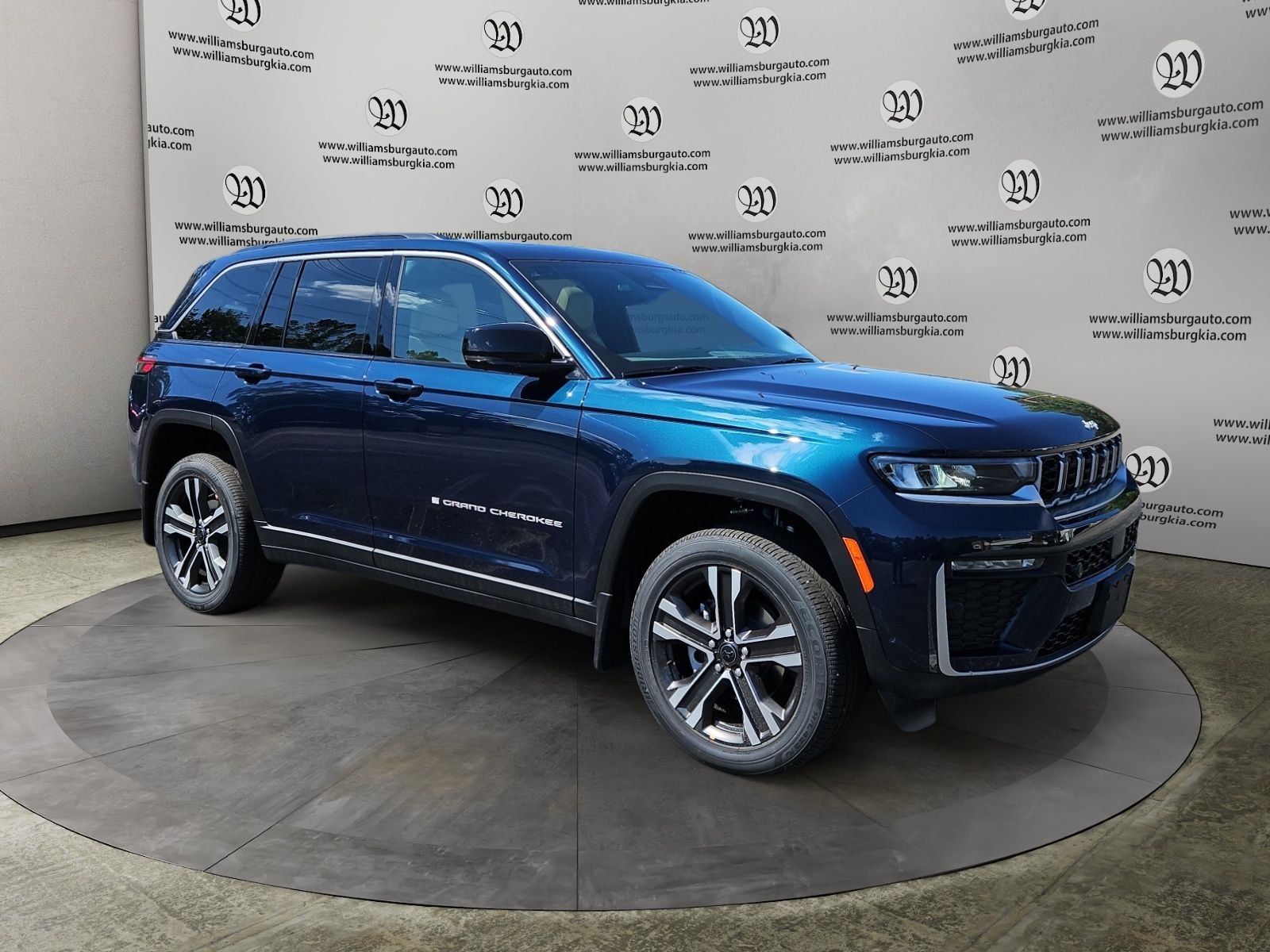 New 2027 Fathom Blue Pearlcoat Jeep Limited image 7