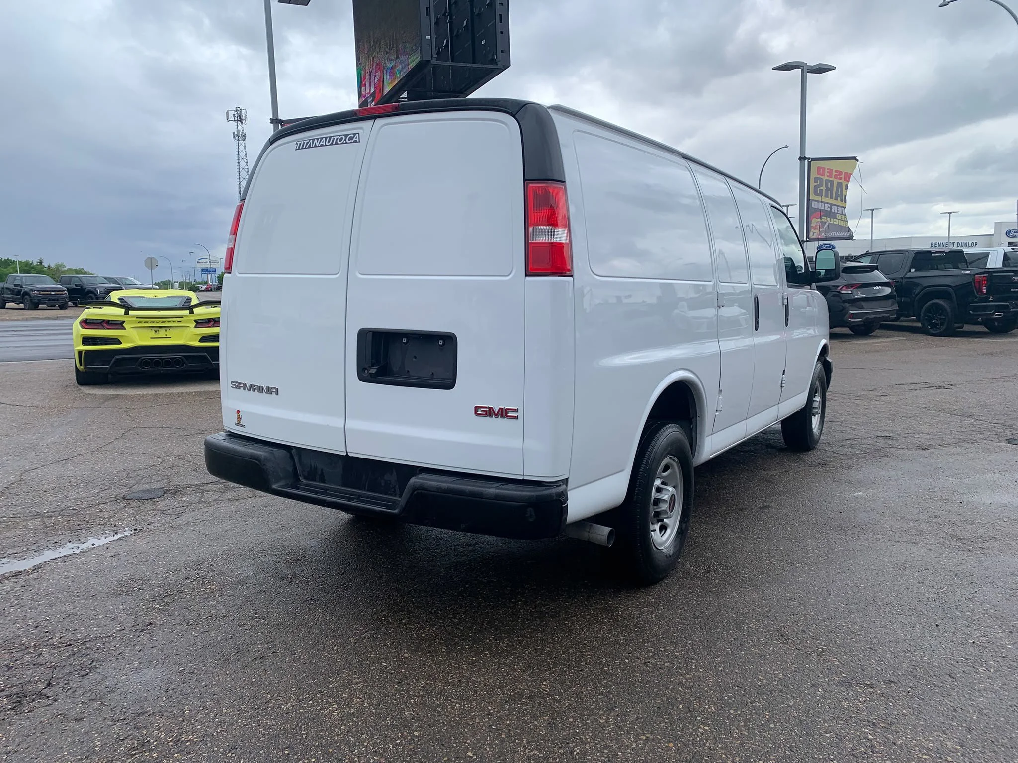 Certified Used 2023 Summit White GMC Cargo*135 | Summit White | Rubber Lined Flooring | Htd Mirrors | 239.4 cuft Capacity image 12