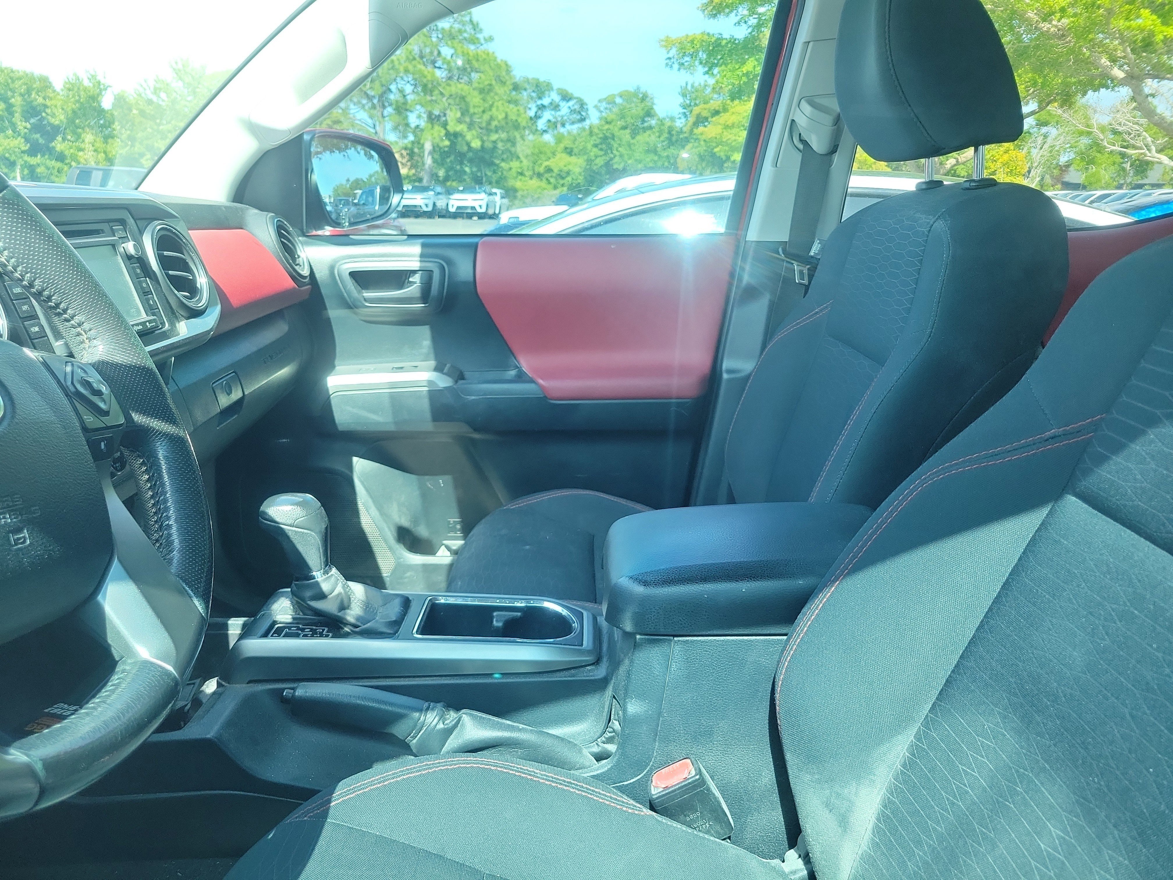 Used 2016 Barcelona Red Metallic Toyota SR5 image 4