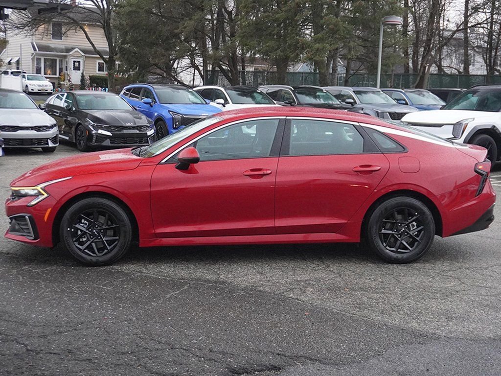 Used 2025 Red Kia LXS image 16