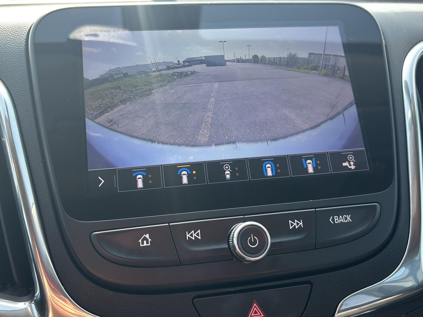 Used 2019 IRIDESCENT PEARL TRICOAT Chevrolet Premier image 31