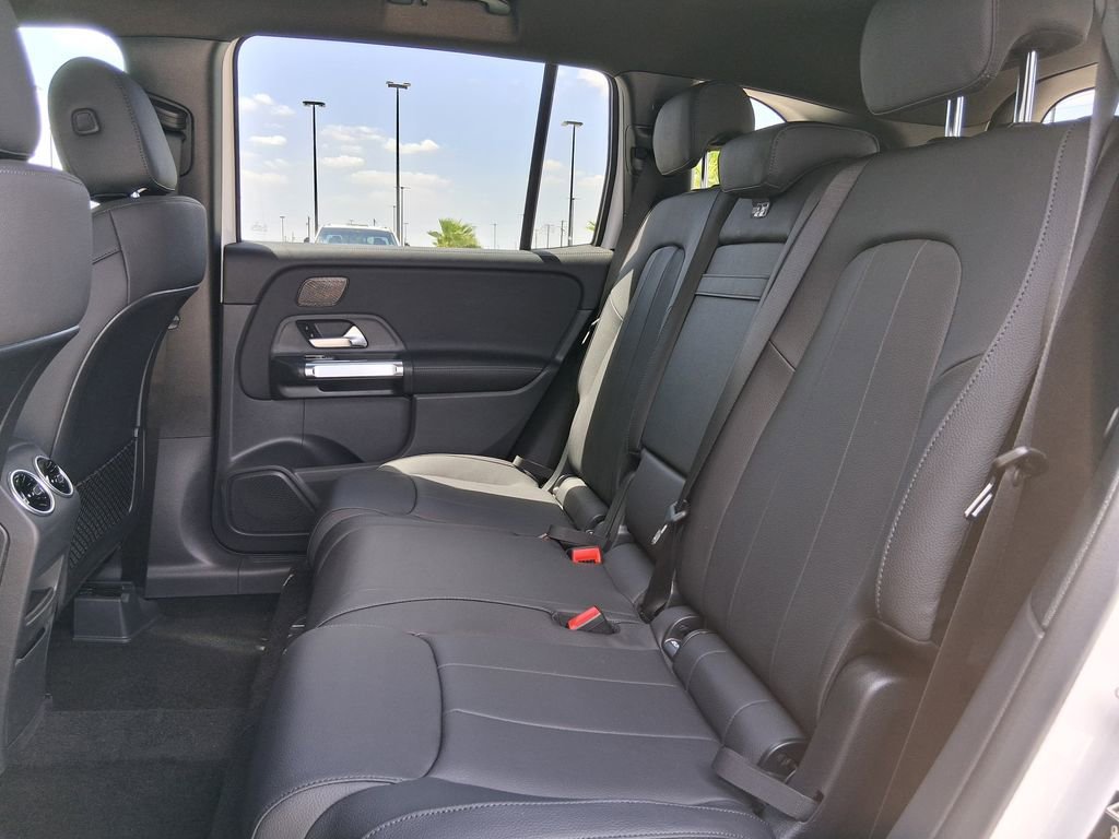 New 2026 Polar White Mercedes-Benz GLB 250 image 52