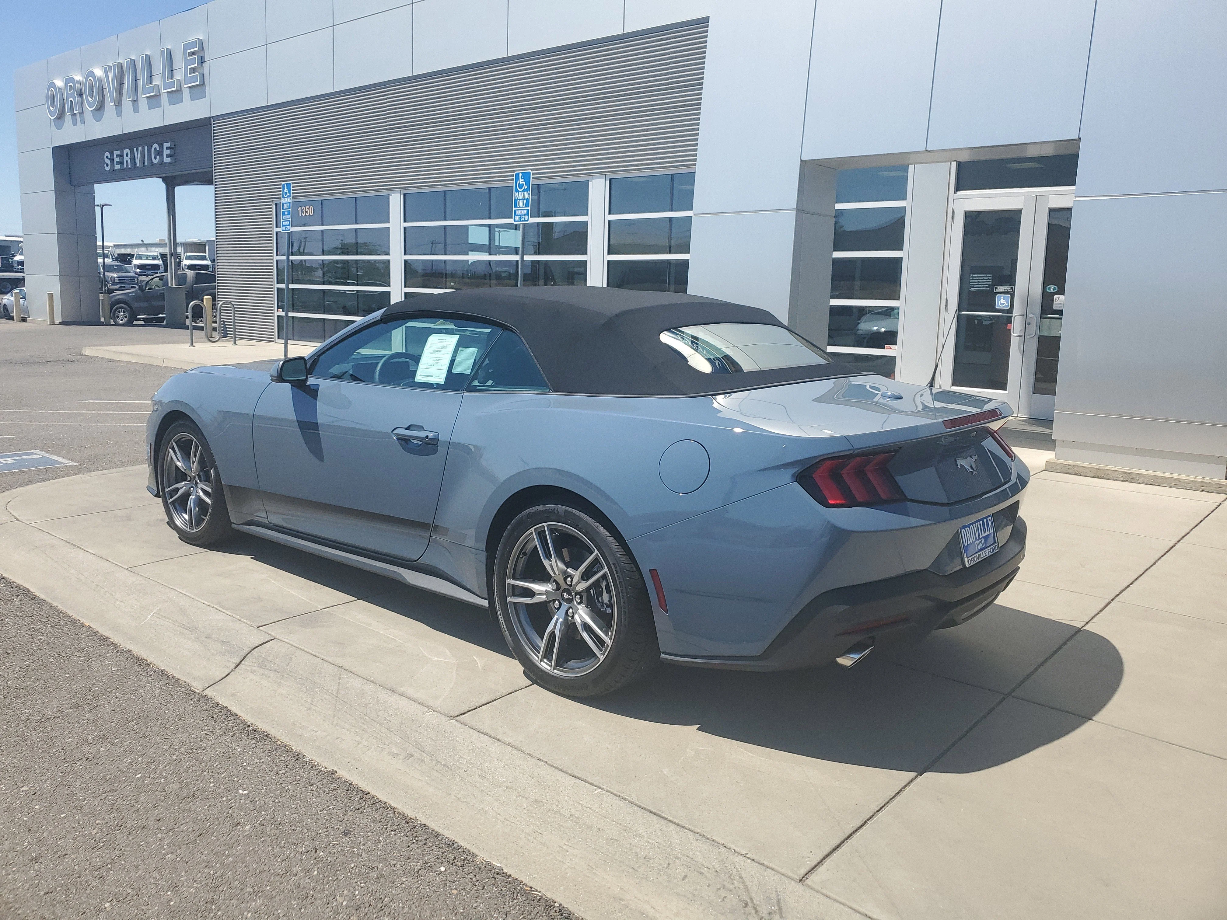 Used 2025 Vapor Blue Metallic Ford EcoBoost image 3