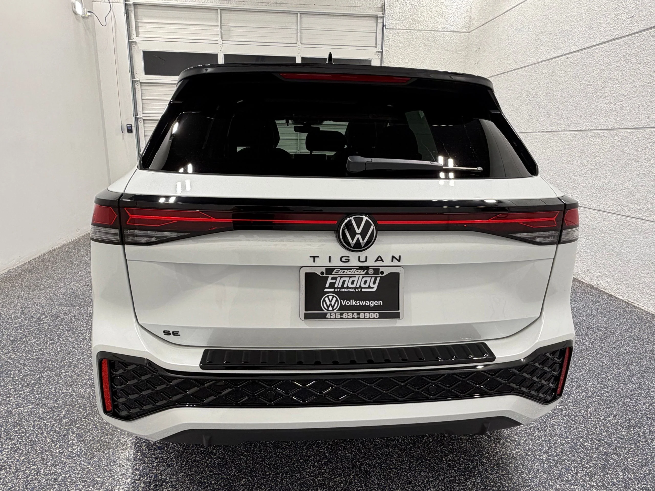 New 2026 White Volkswagen SE R-Line Black image 5