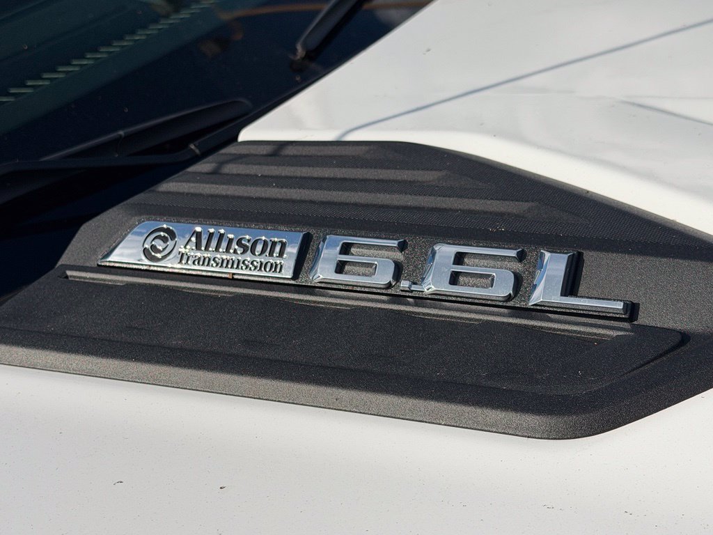New 2026 Summit White Chevrolet WT image 11