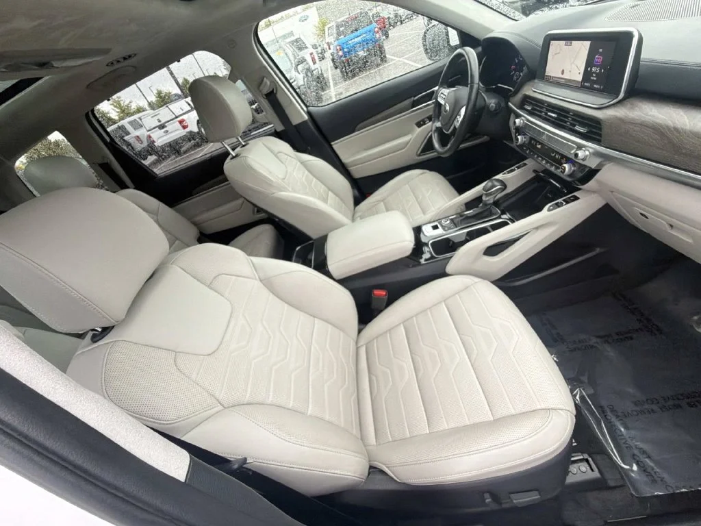 Used 2021 White Kia SX image 31