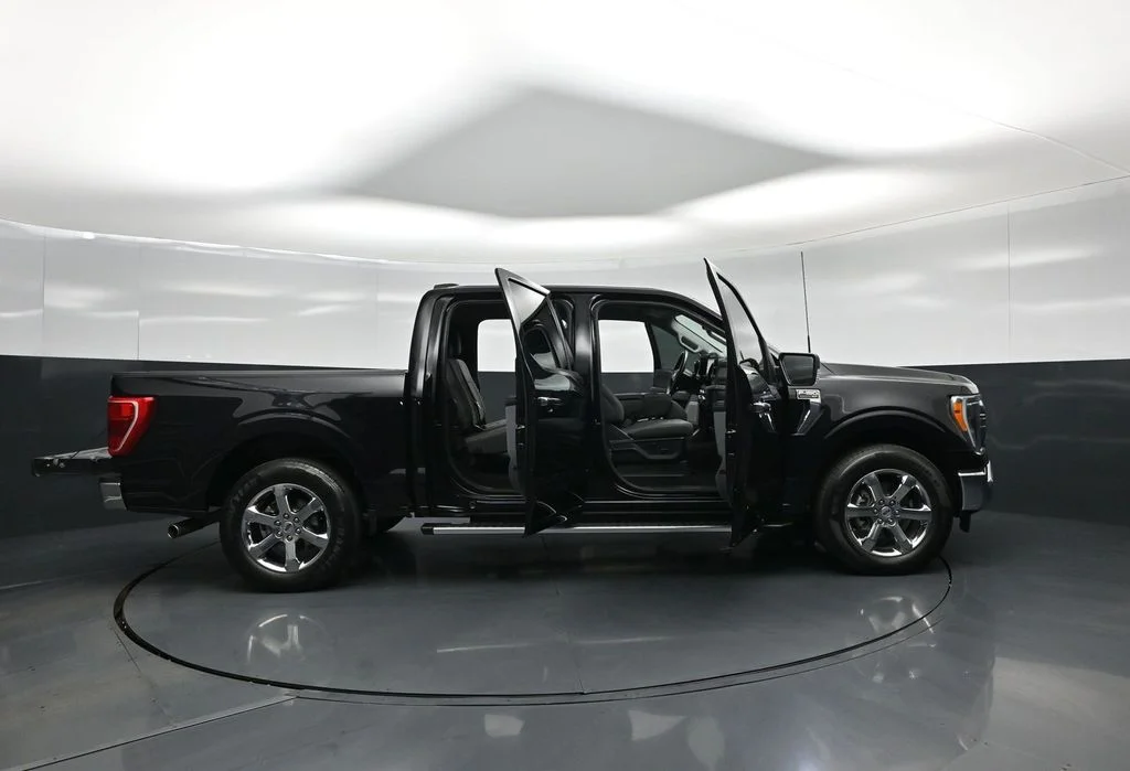 Used 2023 Black Ford XLT image 5