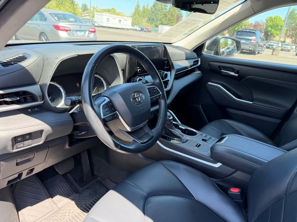 Used 2023 Magnetic Gray Metallic Toyota XLE image 15